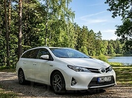 Toyota Auris, 2015