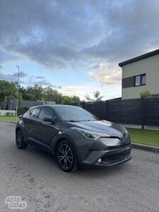 Toyota C-HR, 2017